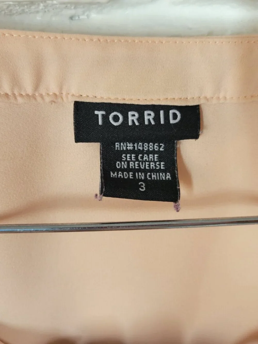 Torrid 3X Pale Pink Sheer Button Up Top 3/4 Roll Tab Sleeve Keyhole PIN10E - Picture 7 of 9
